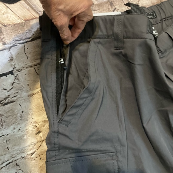NWT B.C clothing men’s gray convertible pants/shorts cargo XXL/30 - Picture 10 of 14